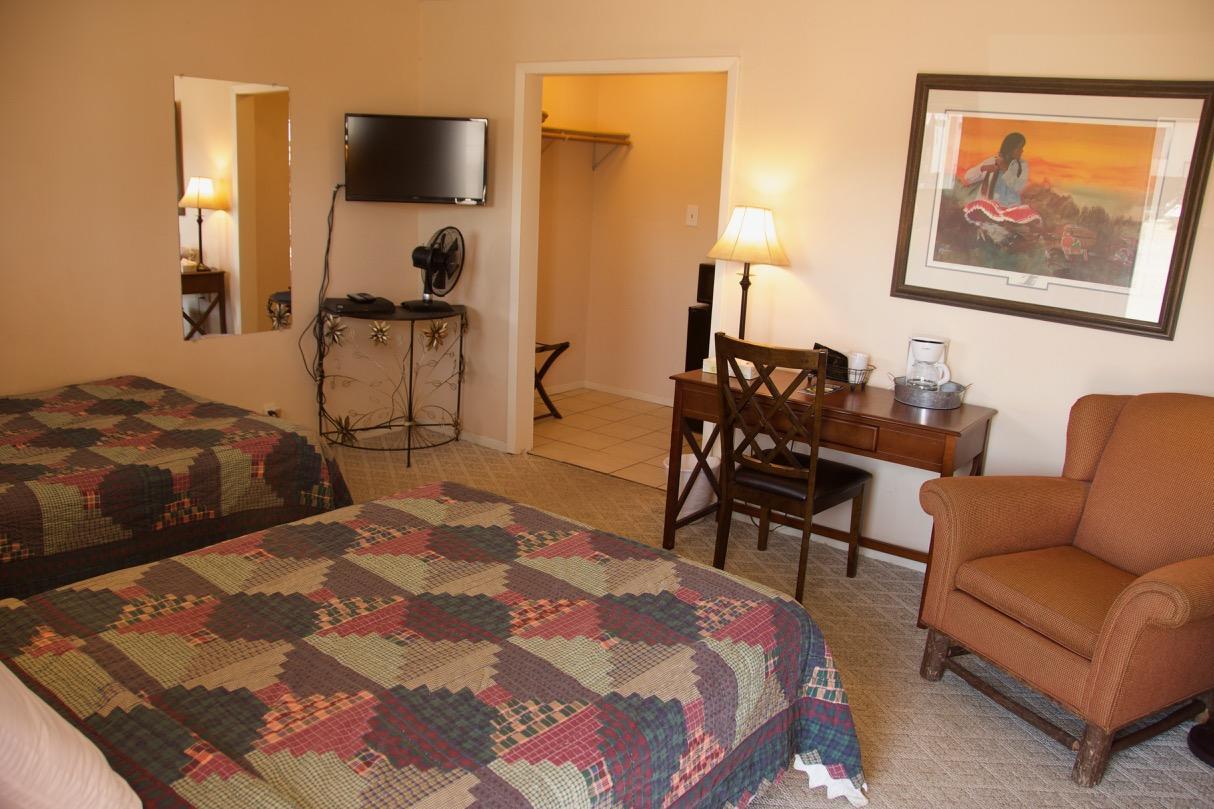 Yellowstone Holiday Motel Запад Йеллоустон Экстерьер фото
