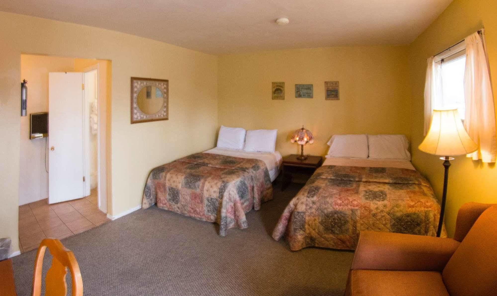 Yellowstone Holiday Motel Запад Йеллоустон Экстерьер фото
